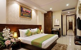 Hotel Sky Rich International -Near To Famous Karol Bagh Market & Metro Station
