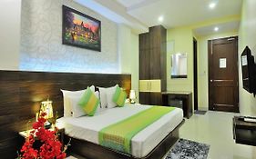 Hotel Sky Rich International -Near To Famous Karol Bagh Market & Metro Station